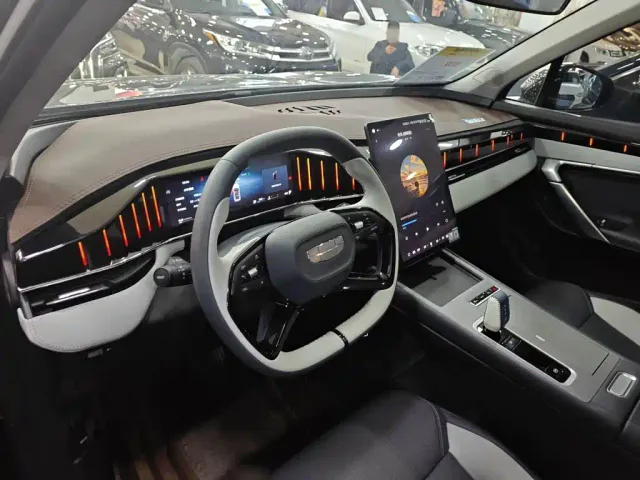 Geely Boyue L — Фото автомобиля 17
