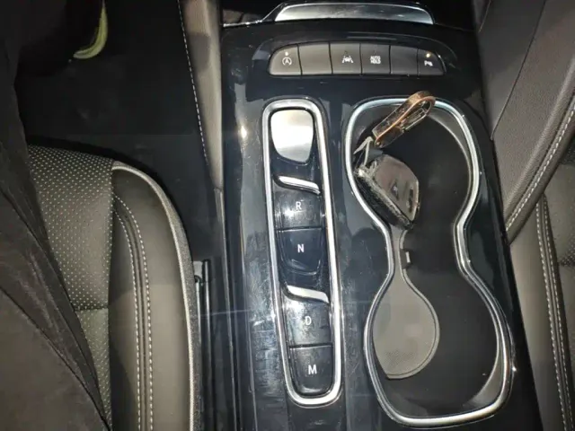Buick Envision Plus — Фото автомобиля 13