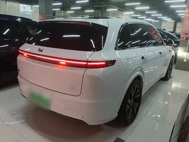 Li Auto L7 — Фото автомобиля 6