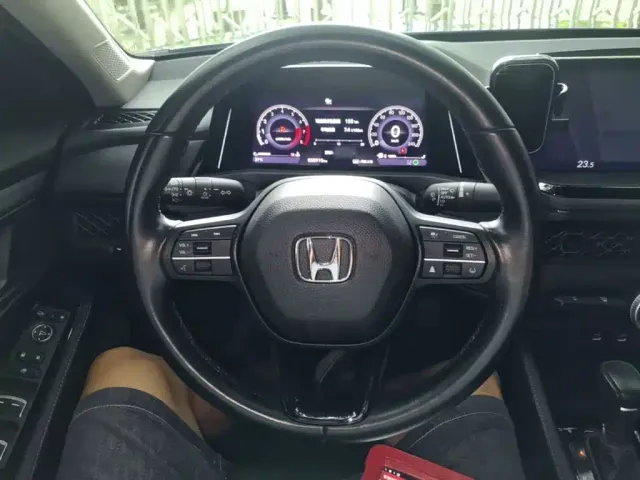 Honda Accord — Фото автомобиля 10