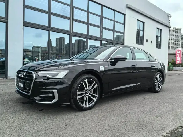 Фотография автомобиля — Audi A6L