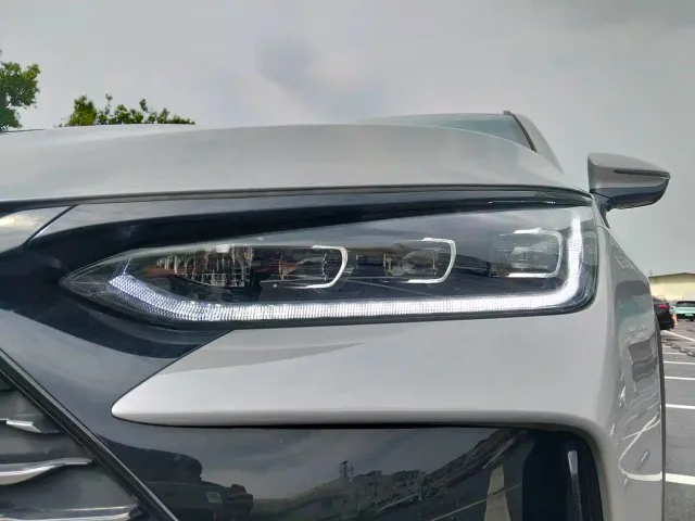 BYD Tang — Фото автомобиля 7