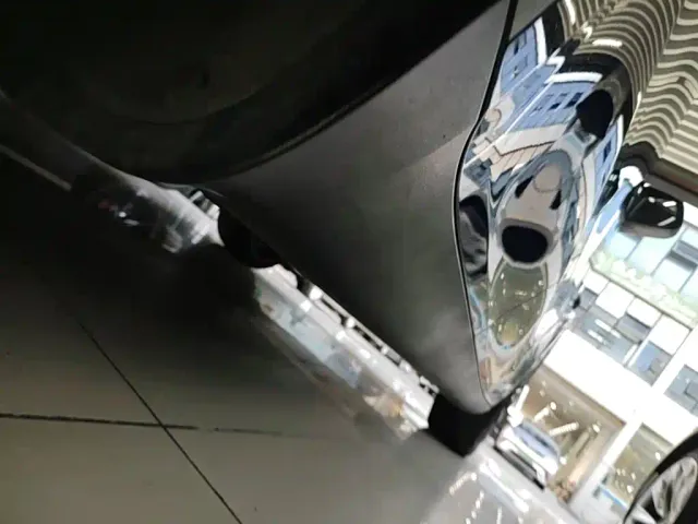 Tesla Model Y — Фото автомобиля 20