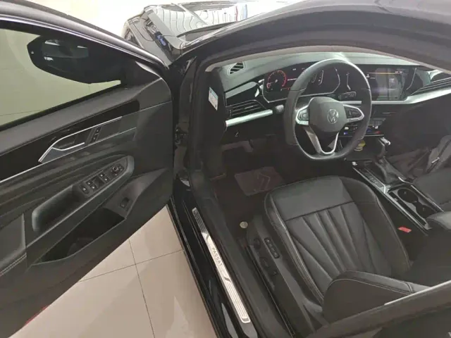 Volkswagen Passat — Фото автомобиля 15