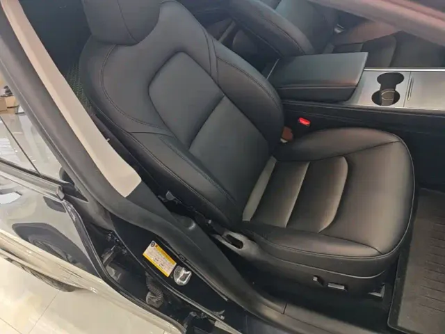 Tesla Model Y — Фото автомобиля 24