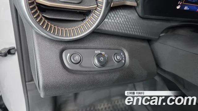 ChevroletGMDaewoo Trax Trax Кроссовер — Фото автомобиля 10