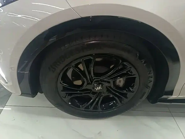 IM Motors LS7 — Фото автомобиля 22