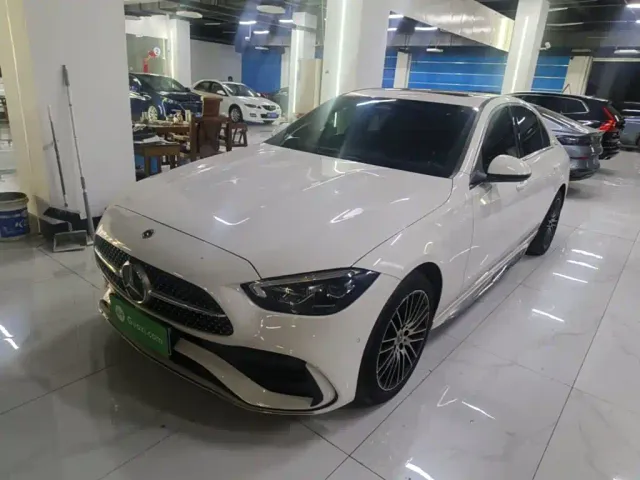 Фотография автомобиля — Mercedes-Benz C-Class