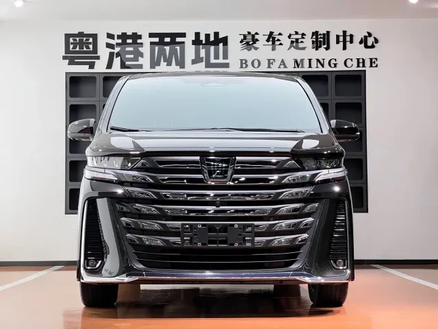 Toyota Vellfire — Фото автомобиля 2