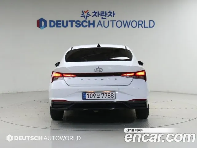Hyundai Avante CN7 — Фото автомобиля 4