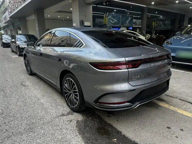 BYD Han — Фото автомобиля 12