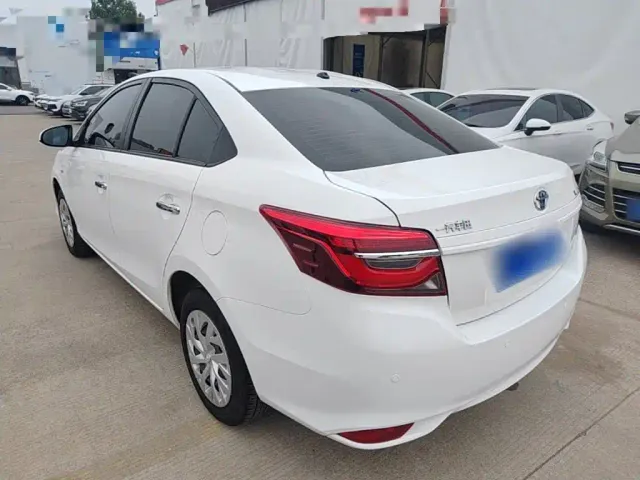 Toyota Vios — Фото автомобиля 4