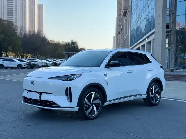 Фотография автомобиля — Changan Qiyuan Q05