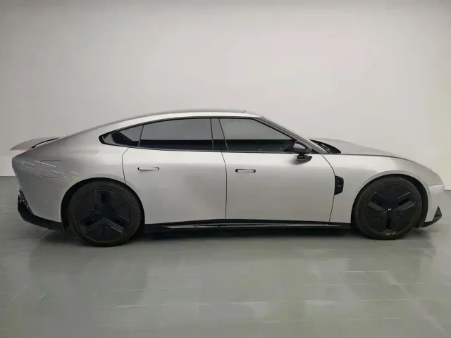 Xpeng P7 — Фото автомобиля 8