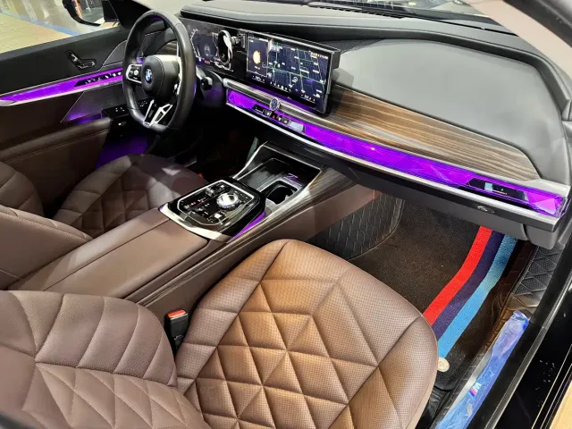 BMW 7 Series — Фото автомобиля 21