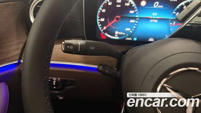 Mercedes-Benz E-Class — Фото автомобиля 10