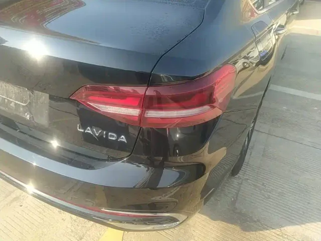 Volkswagen Lavida — Фото автомобиля 7