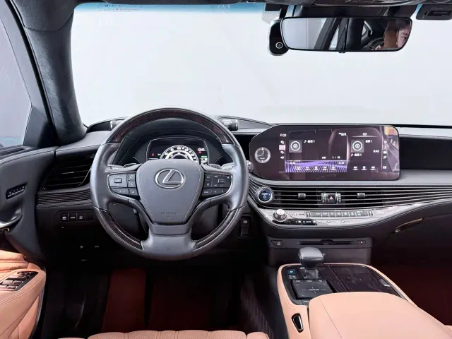 Lexus LS — Фото автомобиля 19