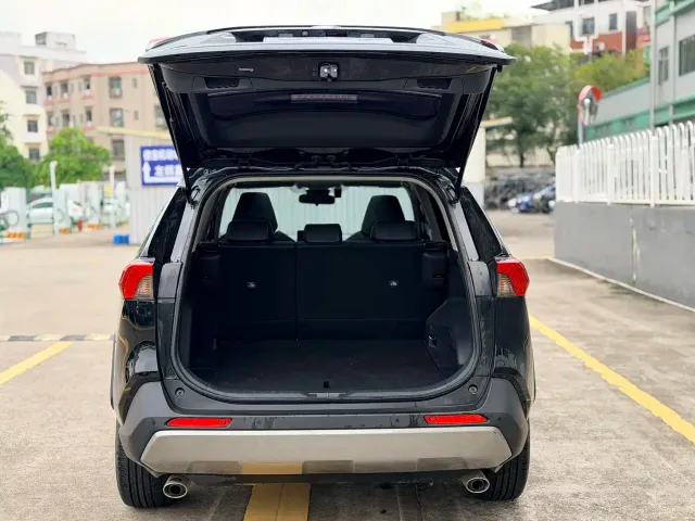 Toyota RAV4 — Фото автомобиля 16