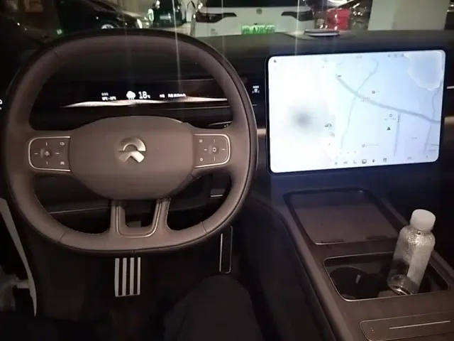 Nio ES8 — Фото автомобиля 9