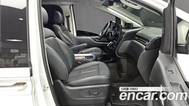 Hyundai Staria Staria 4WD Lounge 9 мест — Фото автомобиля 11