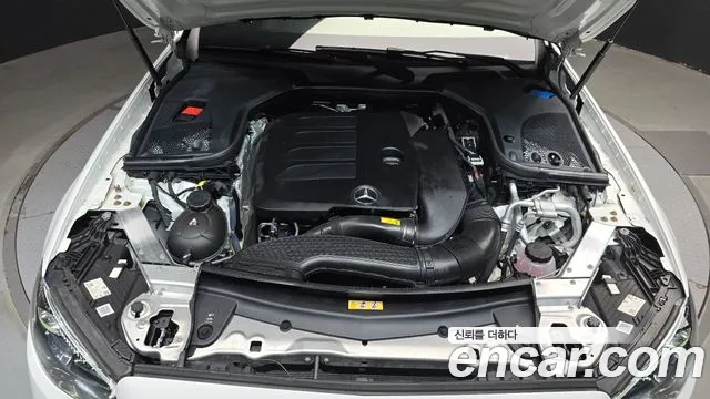 Mercedes-Benz E-Class — Фото автомобиля 9