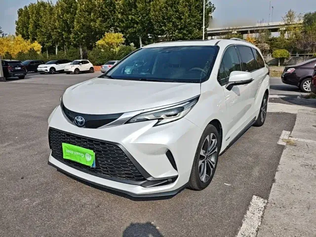 Фотография автомобиля — Toyota Granvia