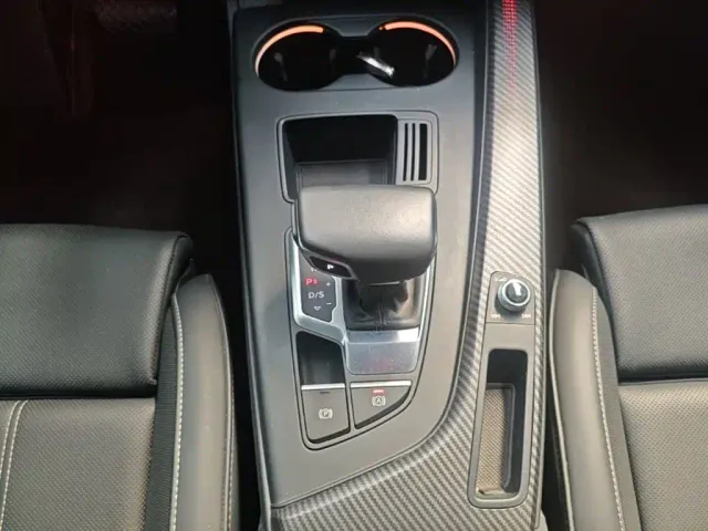 Audi A4L — Фото автомобиля 13