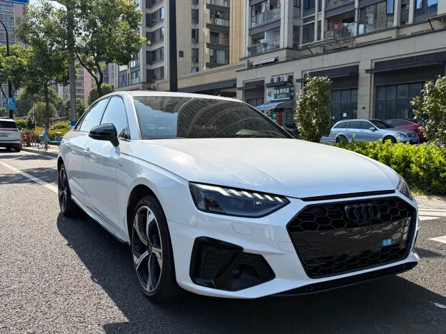Audi A4L — Фото автомобиля 3