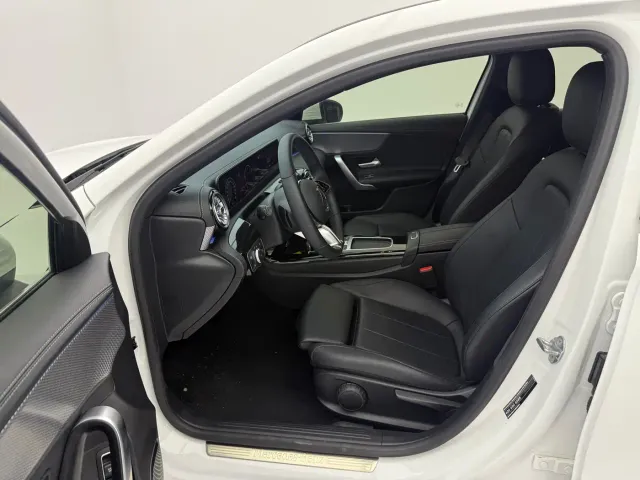 Mercedes-Benz A-Class — Фото автомобиля 16