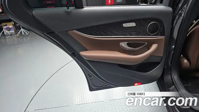 Mercedes-Benz E-Class W213 — Фото автомобиля 14