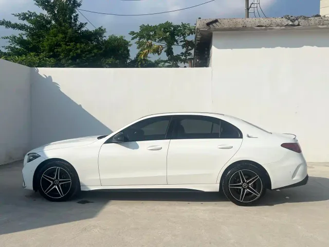Mercedes-Benz C-Class — Фото автомобиля 3