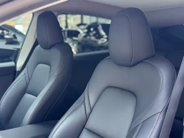 Tesla Model Y — Фото автомобиля 7
