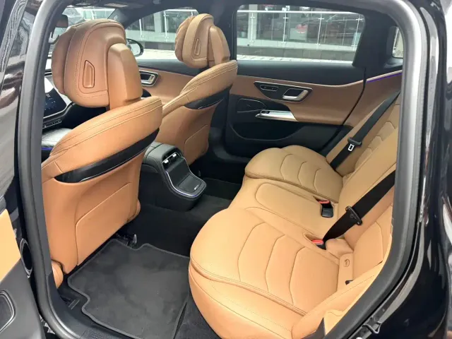 Mercedes-Benz E-Class — Фото автомобиля 5
