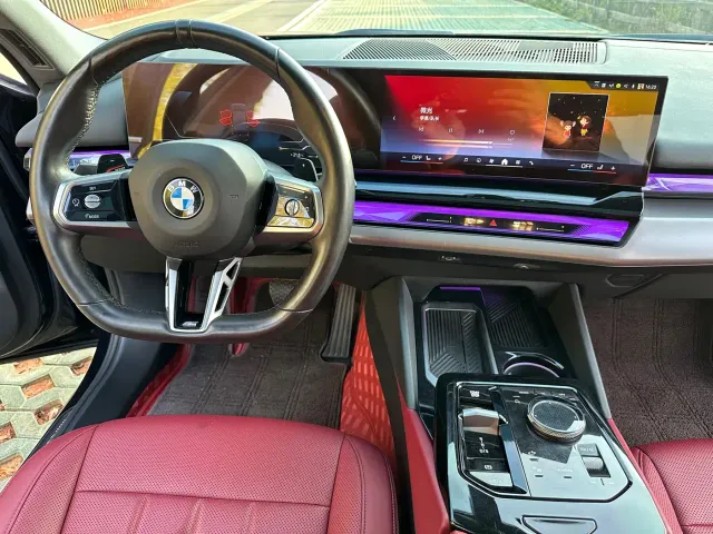 BMW 5 Series — Фото автомобиля 13