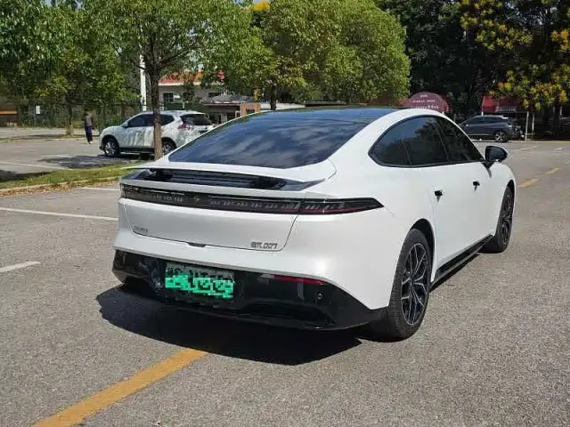 Dongfeng eπ 007 — Фото автомобиля 13