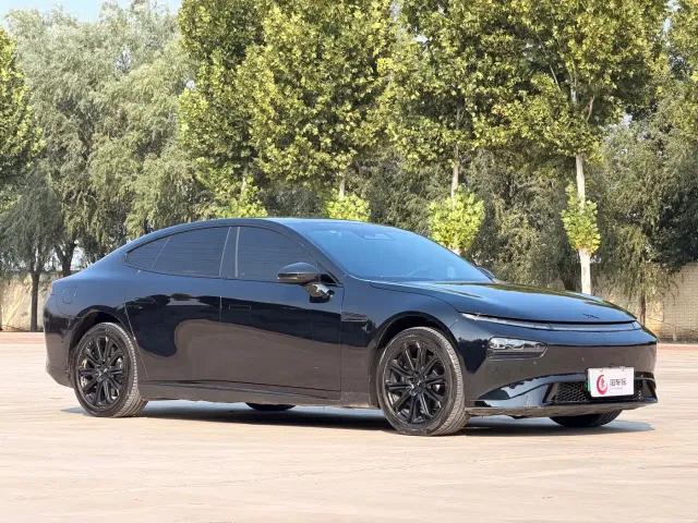 Xpeng P7 — Фото автомобиля 3