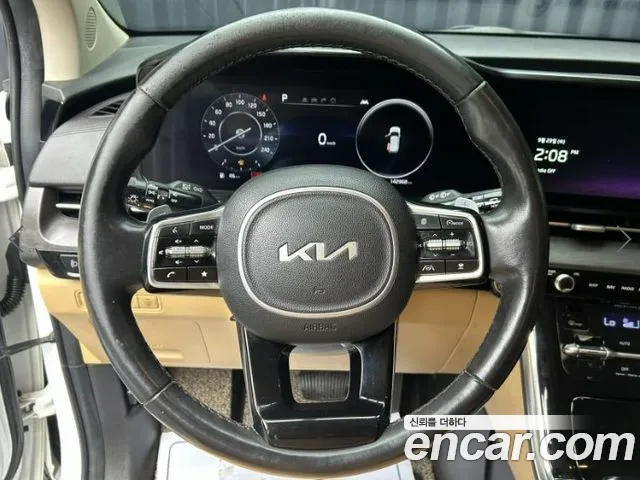 Kia Carnival Generation 4 — Фото автомобиля 8