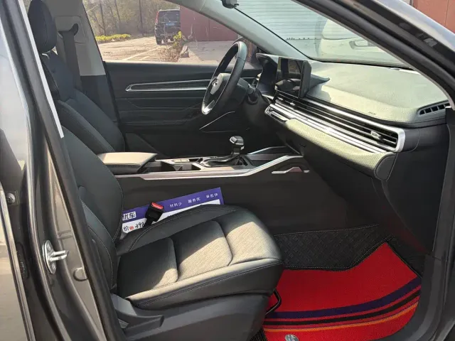 Geely Emgrand — Фото автомобиля 6