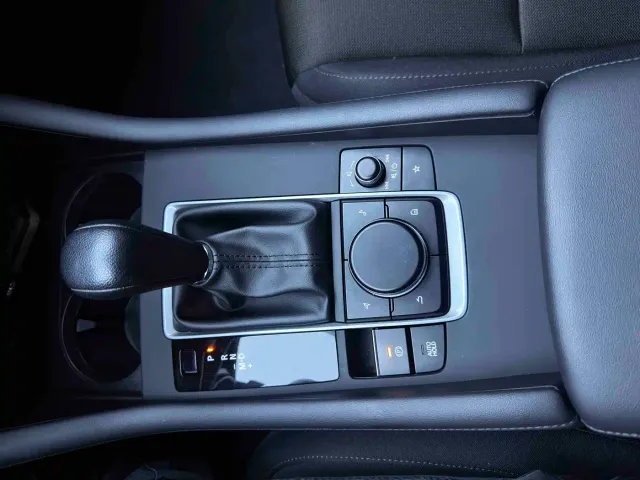 Mazda Axela — Фото автомобиля 14