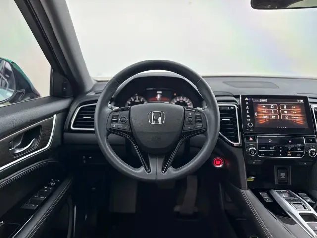 Honda UR-V — Фото автомобиля 9