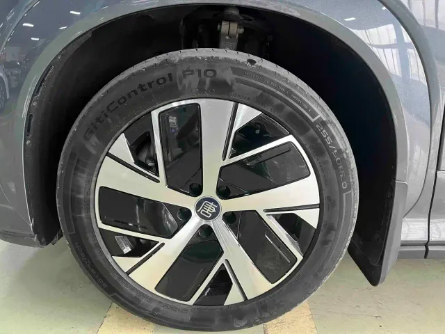 BYD Tang L — Фото автомобиля 23