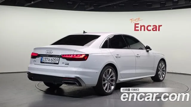 Audi A4 45 TFSI quattro Premium — Фото автомобиля 2