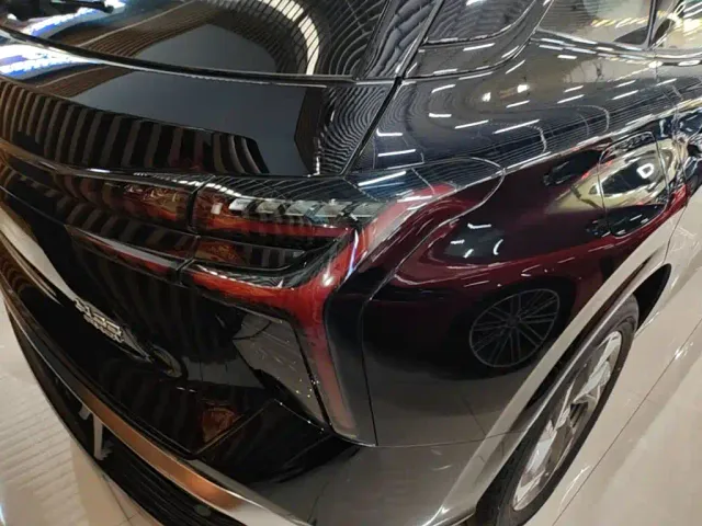 Hongqi HS3 PHEV — Фото автомобиля 7