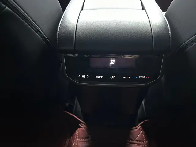 Toyota Crown Kluger — Фото автомобиля 14
