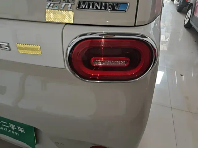 Wuling Motors Hongguang MINIEV 2024 Model 3rd Generation 170km — Фото автомобиля 7