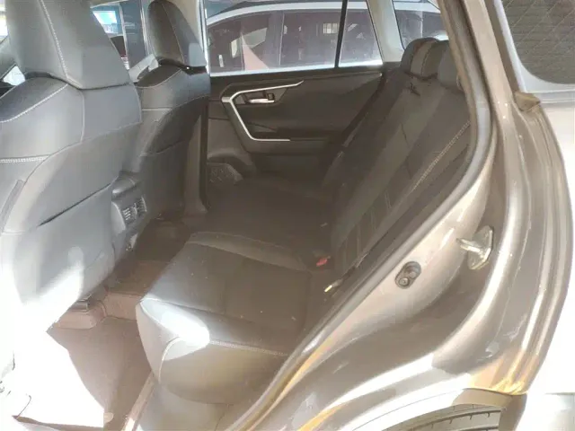 Toyota RAV4 — Фото автомобиля 15