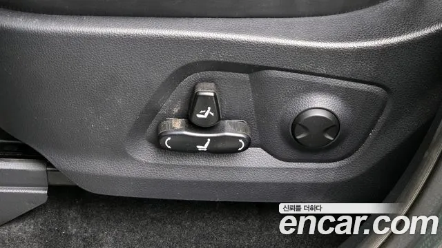 KG_Mobility_Ssangyong Rexton Новый Rexton Sport Khan Дизель 2.2 4WD — Фото автомобиля 17