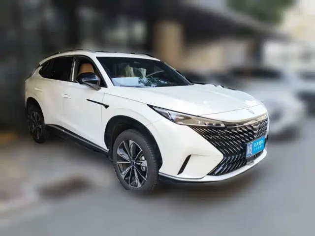 Roewe RX5 — Фото автомобиля 3
