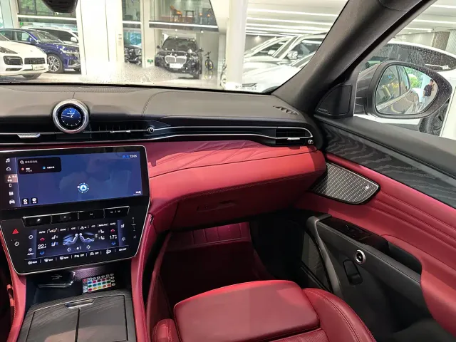 Maserati Grecale — Фото автомобиля 7